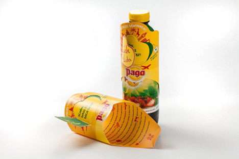 Informacje na butelce – kartonowa koszulka soku owocowego Pago